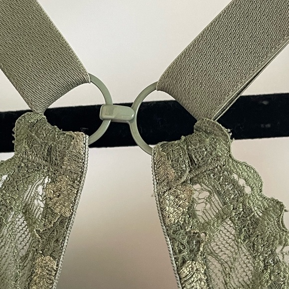 Cacique Smooth Lightly Lined Balconette Bra With Convertible Lace Back Size 40G - Picture 9 of 11